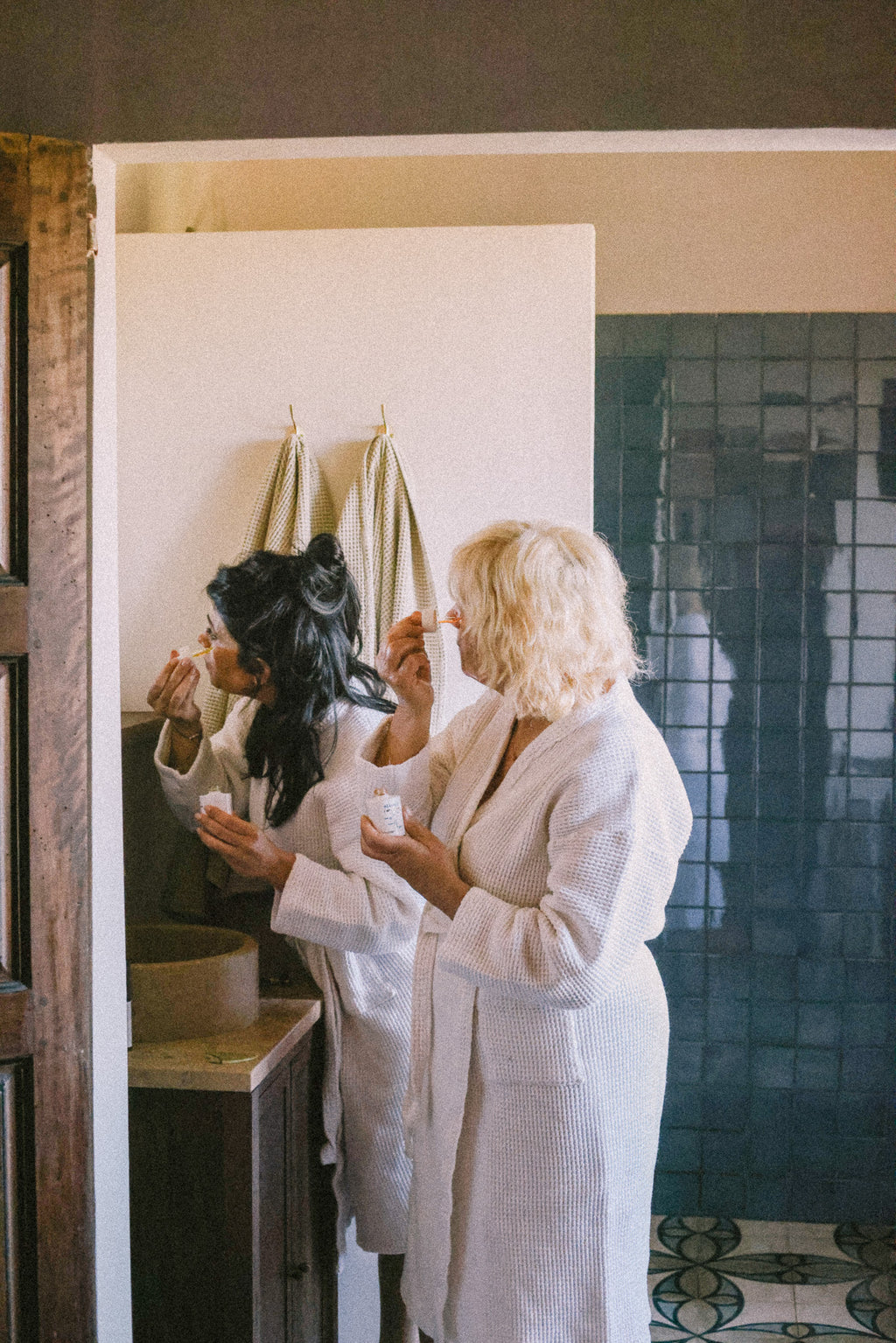 GET UP & GLOW – Morning Serum for Radiance + Daily Vitality