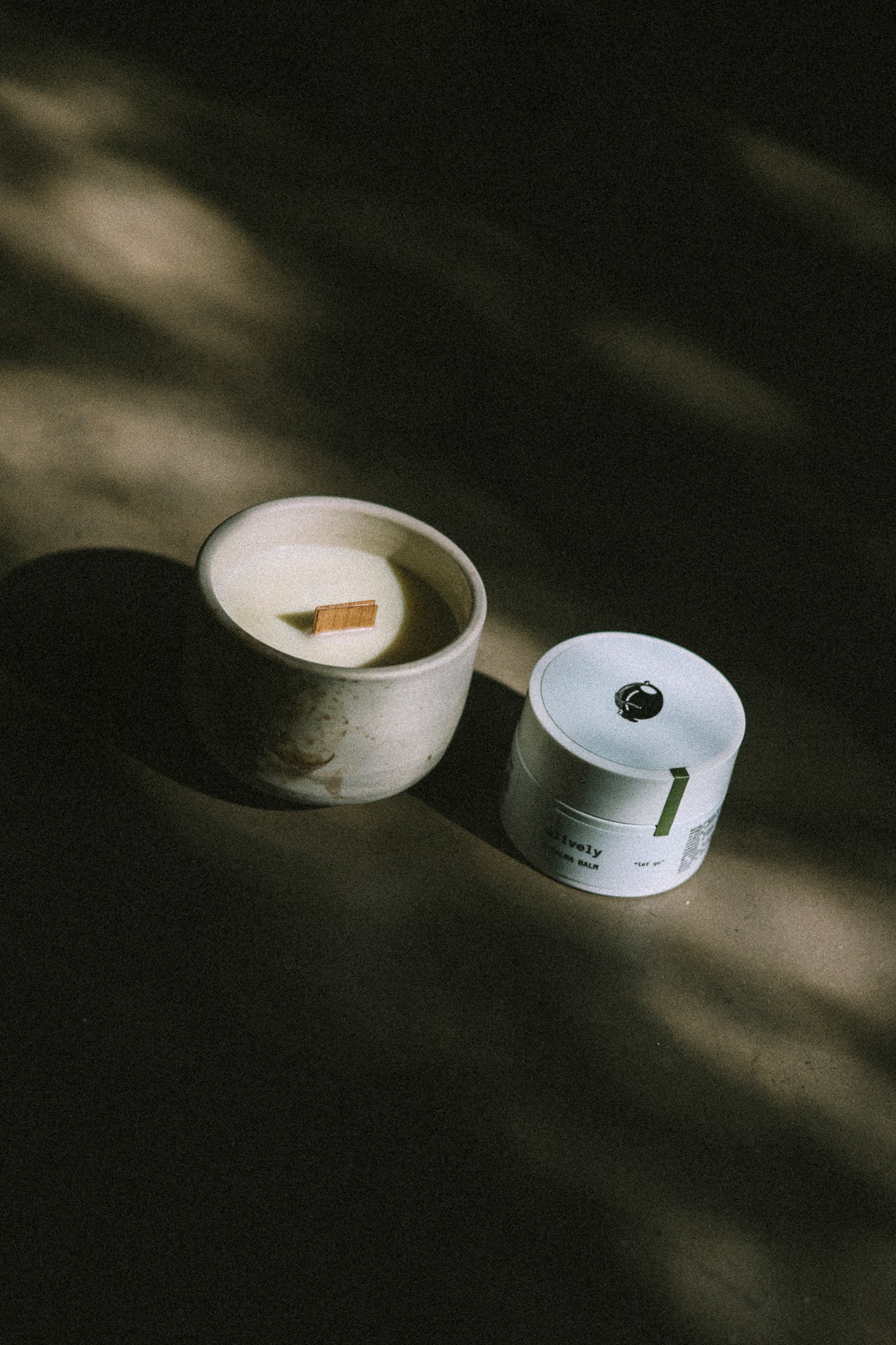 The Slow Edit — Vela Espresso Cerámica y Bálsamo Calma