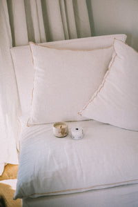 FLAT WHITE CERAMIC CANDLE