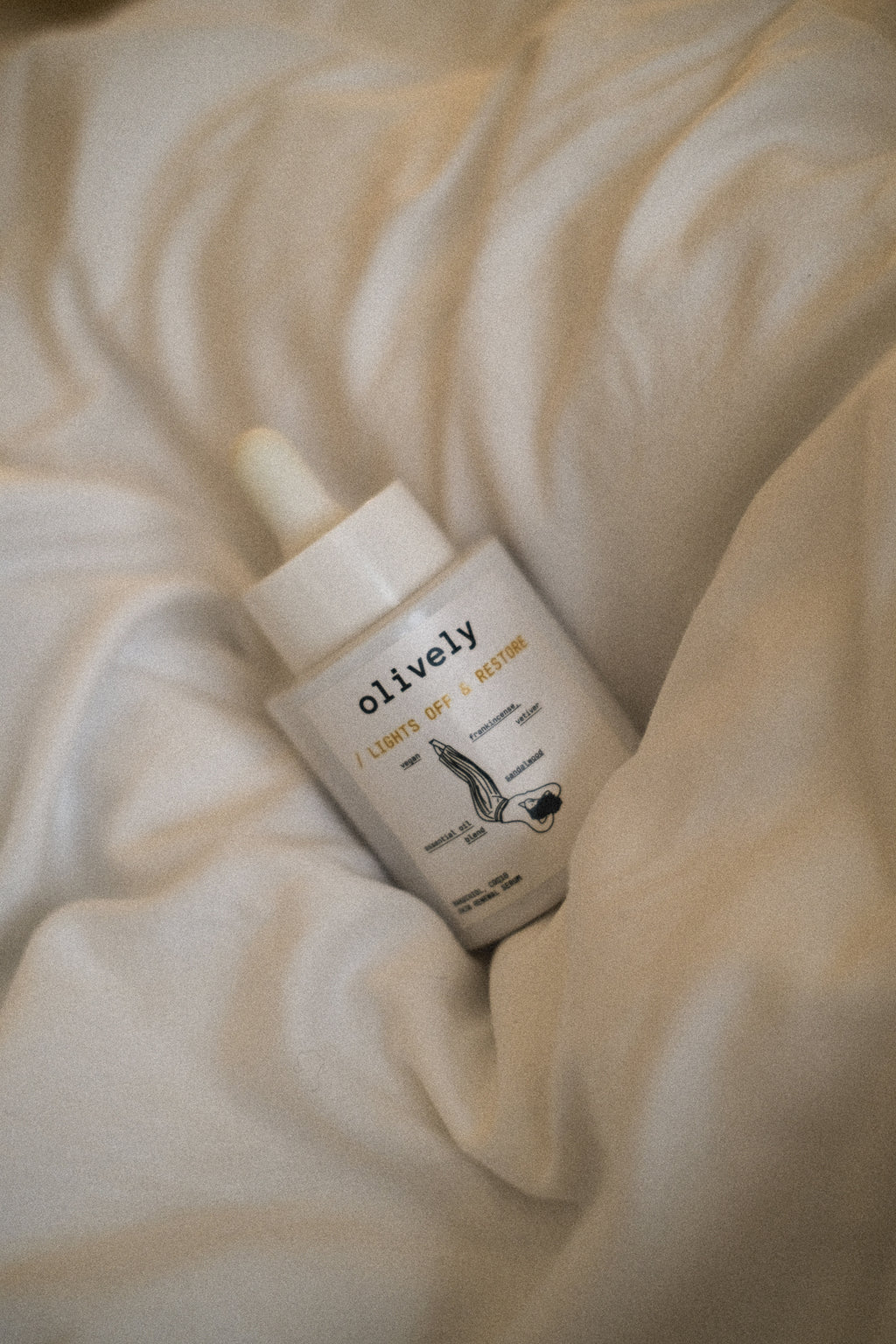 LIGHTS OFF & RESTORE – Night Serum for Repair & Renewal