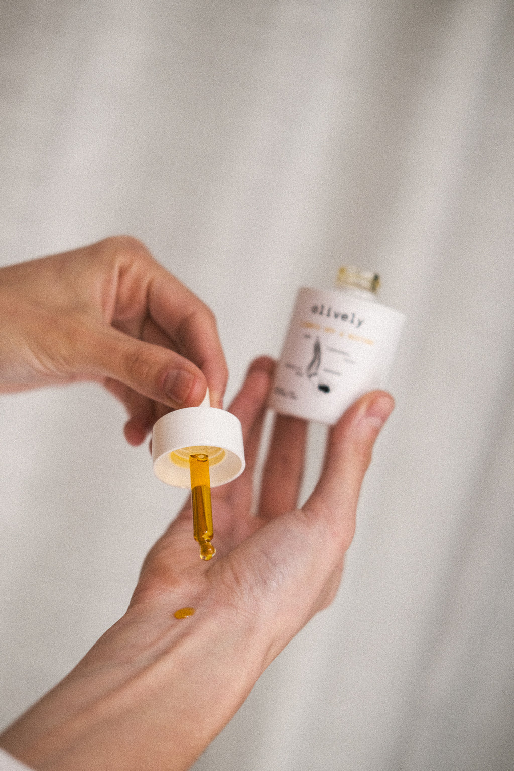 LIGHTS OFF & RESTORE – Night Serum for Repair & Renewal