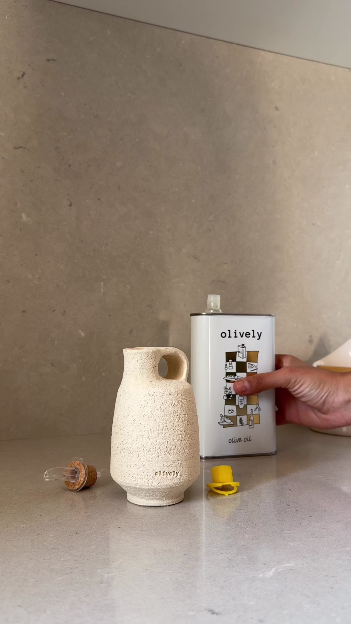 Chamotte Ceramic Olive Oil Vase – Handcrafted Artisan Oil Dispenser 200 ml